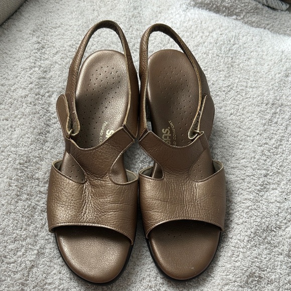 SAS Tan Leather Slingback Sandals - Picture 1 of 2